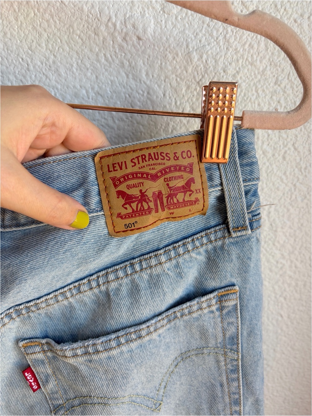 Levi’s 501 Distressed Cut Off Shorts 30 - Picture 6 of 7